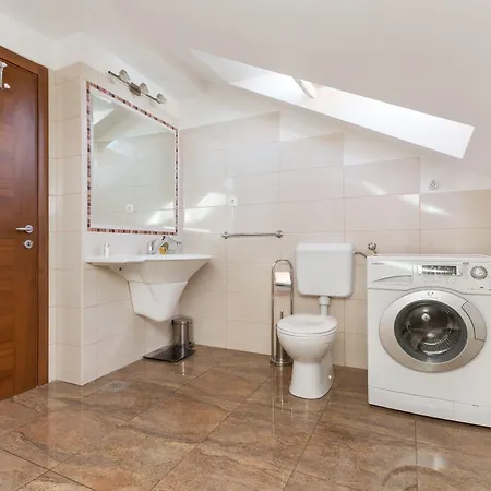 Apartment Penthouse Matkovic *