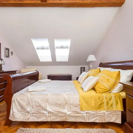 Apartamento Penthouse Matkovic *